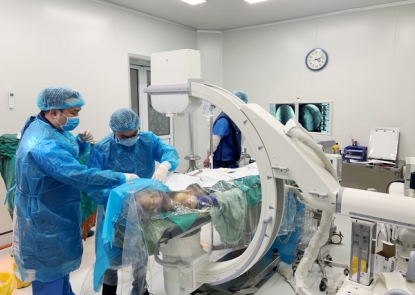 Đặt máy tạo nhịp tim cấp cứu ở người cao tuổi có nguy cơ cao